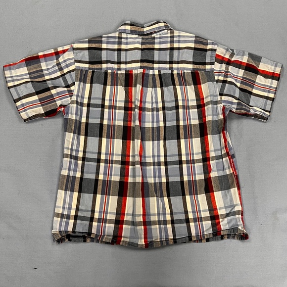 Gap factory store XS SIZE 4.   Plaid short sleeve button-down shirt. - Picture 3 of 4